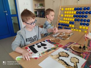 w %%C5%%9Bwiecie p i t zd 04